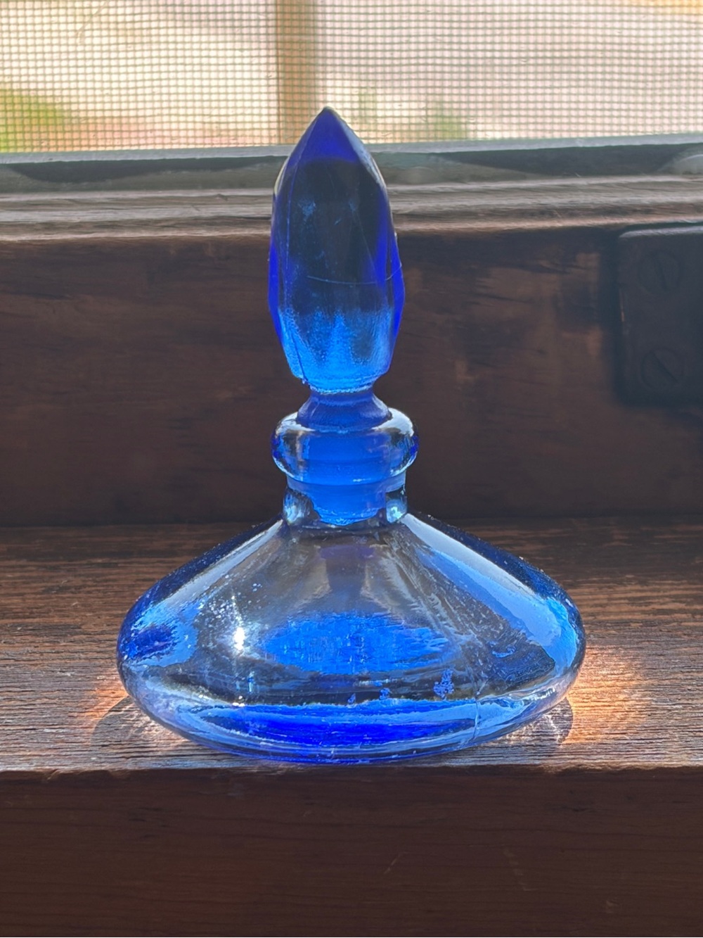 Vintage petite perfume bottle, glass stopper Beautiful blue retro